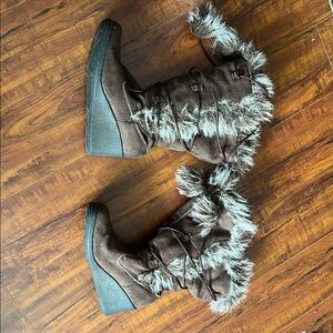 Gray Winter Boots with Fur Lining and Rubber Sole